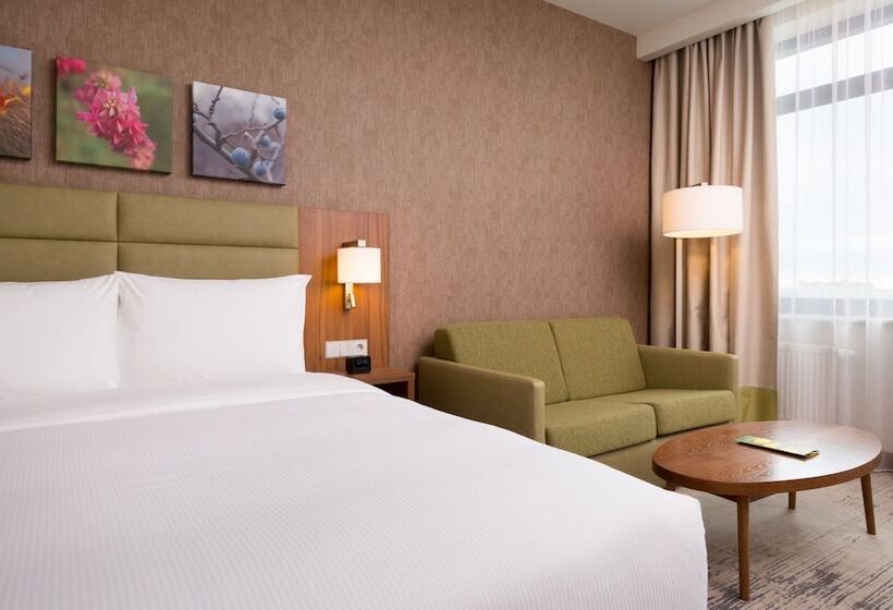 اتاق خانوادگی, Hilton Garden Inn Orenburg