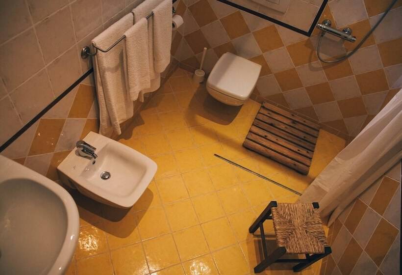 Quarto Estandar, I Grilli