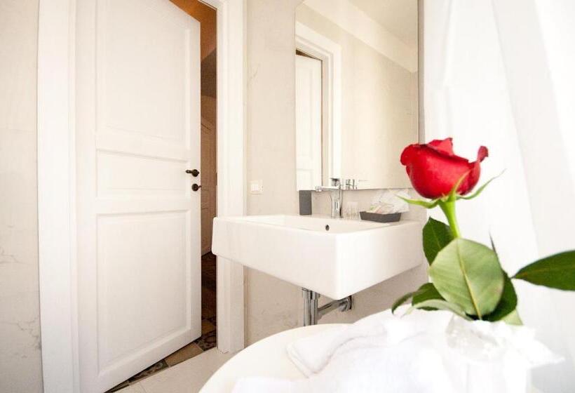 Quarto Triplo Deluxe, Sveva Rooms