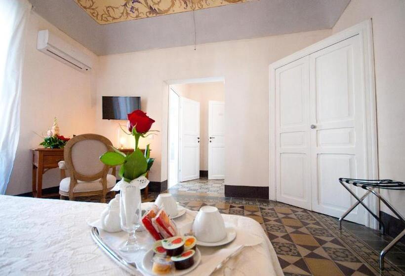 Suíte Júnior com Sacada, Sveva Rooms