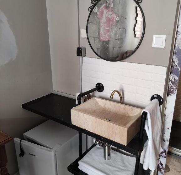 اتاق استاندارد چهار تخته, Hostal Hispalense