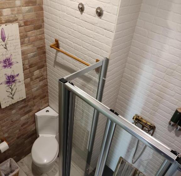 اتاق استاندارد چهار تخته, Hostal Hispalense
