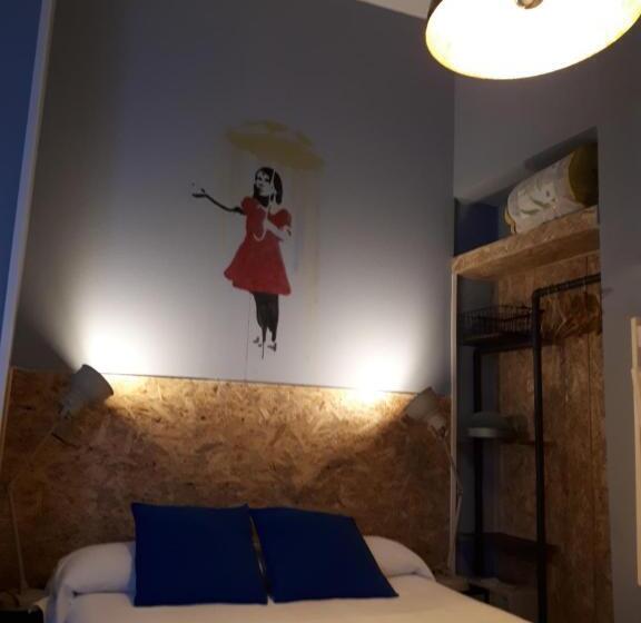 اتاق استاندارد چهار تخته, Hostal Hispalense