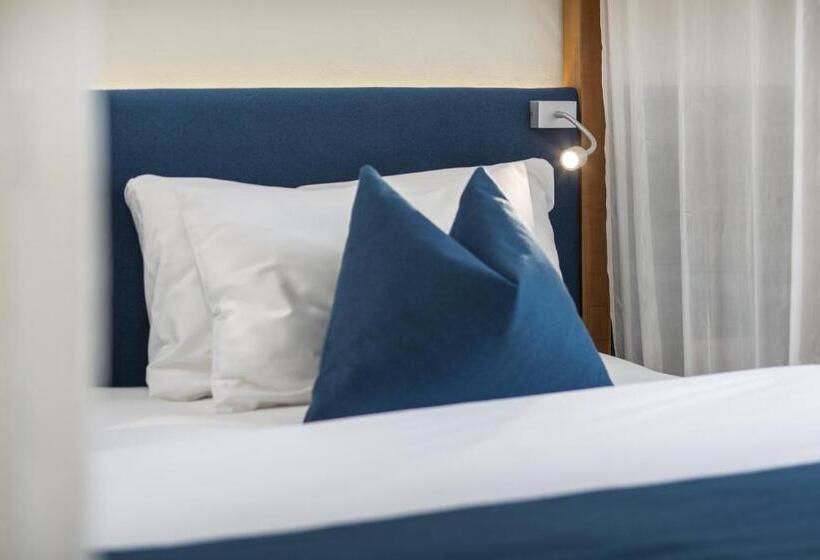 Superior suite with lake view, Hallstatt Hideaway  Adults Only