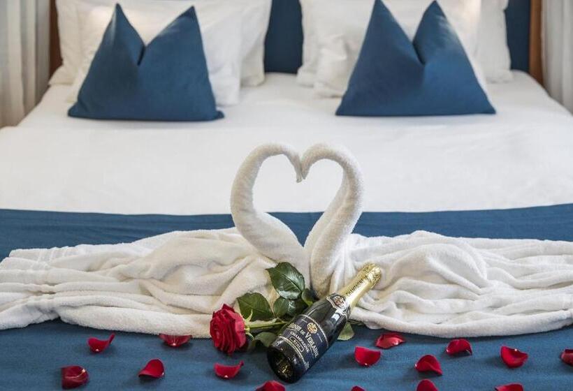 Superior suite with lake view, Hallstatt Hideaway  Adults Only