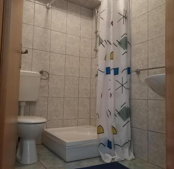 اتاق استاندارد, Guest House Regina Mundi