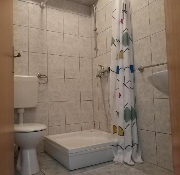 اتاق استاندارد, Guest House Regina Mundi