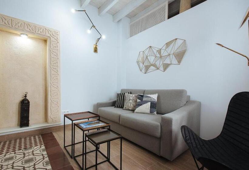 سوییت سوپریور, Hommyhome Casa Assle