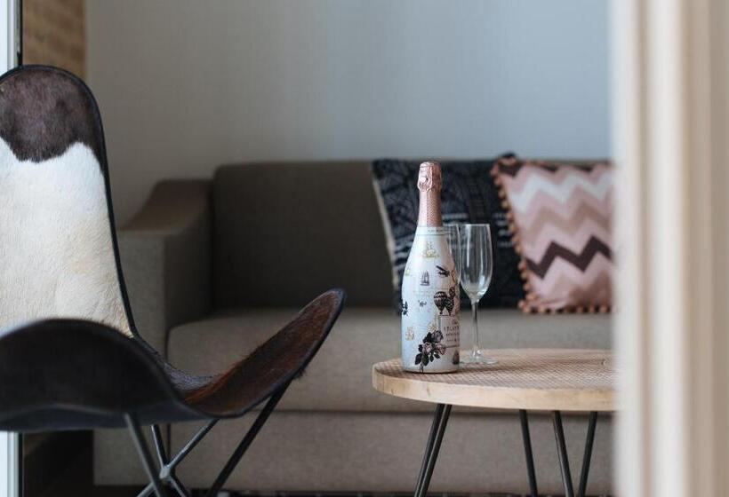 سوئیت با بالکن, Hommyhome Casa Assle
