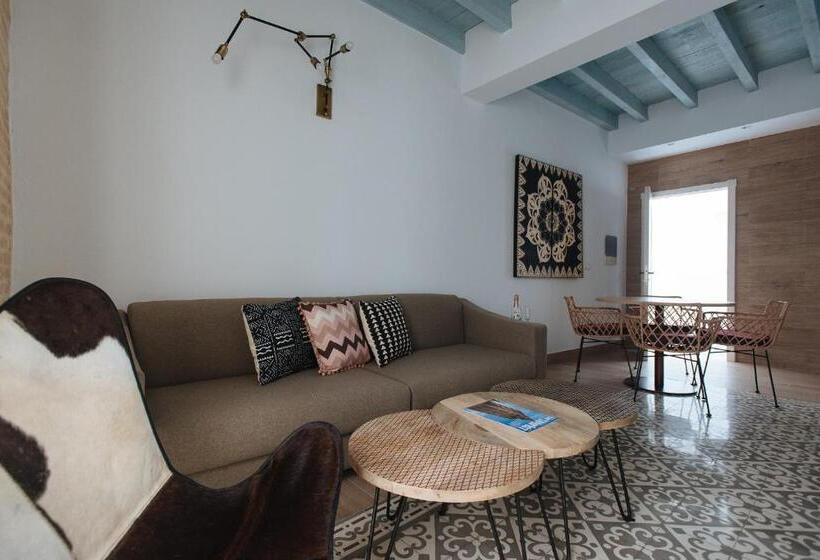 سوئیت با بالکن, Hommyhome Casa Assle