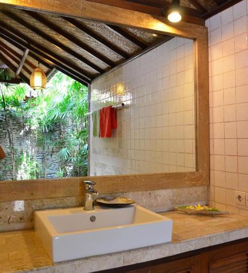 Quarto Triplo Estandar, Guci Guesthouses
