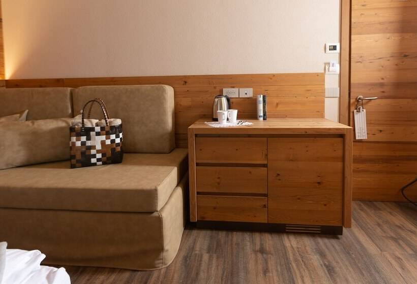اتاق سوپریور سه تخته, Mont Chalet Nevada   Hotel & Spa