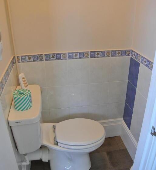 Семейный Номер, Fairlawns Guest House