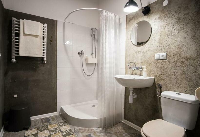 Апартаменты 1 Спальня с Балконом, Hostel Likehome