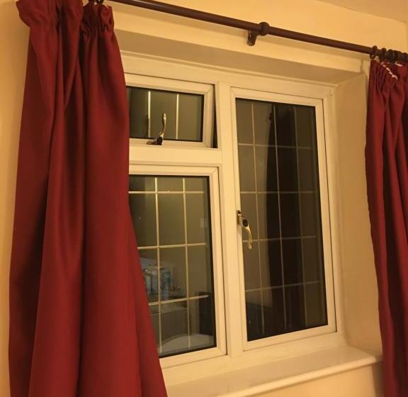 اتاق استاندارد با سرویس بهداشتی مشترک, Bianca S House Hotel Heathrow Airport