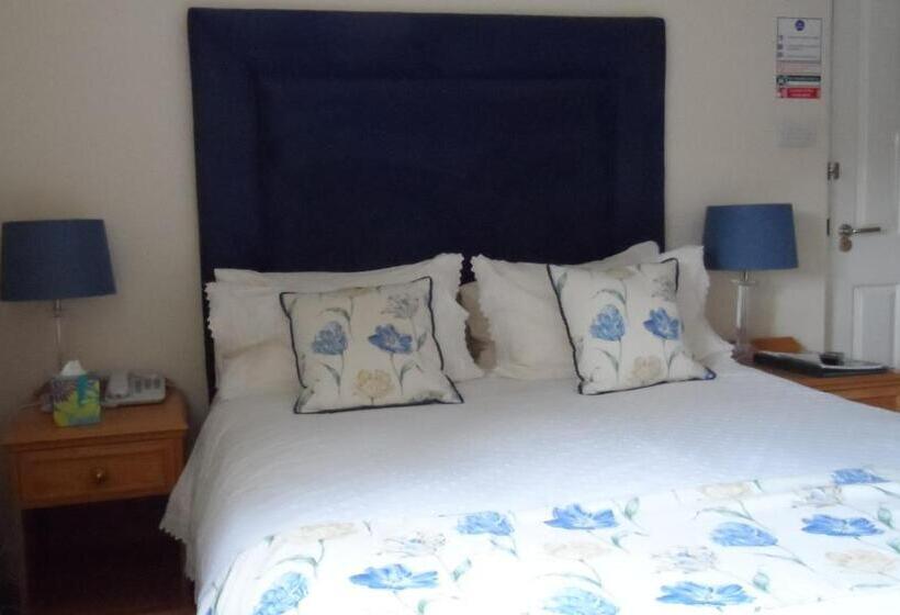 Номер Стандарт, Charles House   Windsor Castle