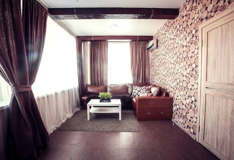 سوییت لوکس, Park Hotel Shishka