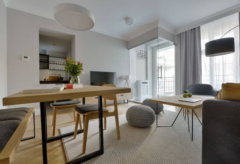带阳台两卧公寓, Stradonia Serviced Apartments