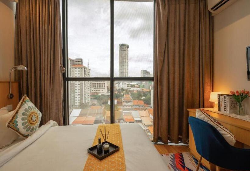 اتاق خانوادگی تودرتو, Summer Tree Hotel Penang
