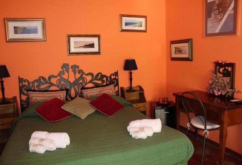 Quarto Estandar com Sacada, Anirbas