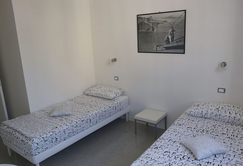اتاق استاندارد با سرویس بهداشتی مشترک, Casa Maria
