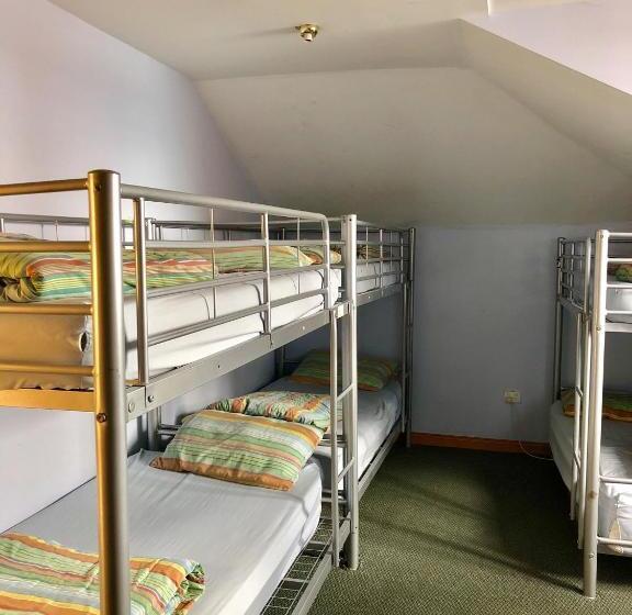 스탠다드 룸 공동 욕실, Narrara Backpackers Hobart