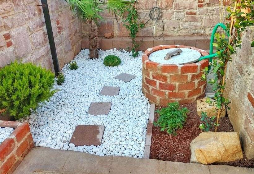 غرفة ديلوكس, Stone Hill
