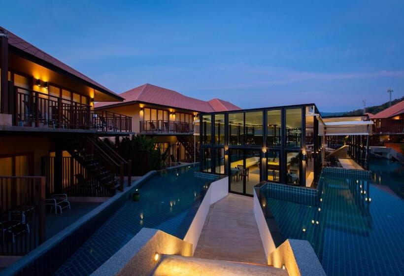 Номер Deluxe, Blue Bay Resort   Access To Pool And Beach Phuket & Krabi