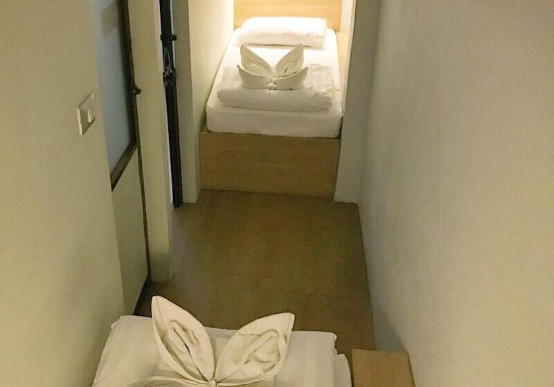 اتاق استاندارد با سرویس بهداشتی مشترک, Micro Hostel