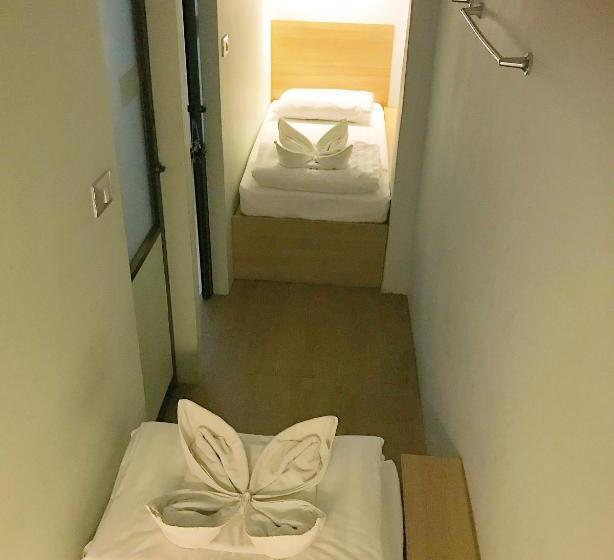 اتاق استاندارد با سرویس بهداشتی مشترک, Micro Hostel