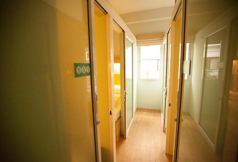 اتاق استاندارد یک تخته با سرویس بهداشتی مشترک, Micro Hostel