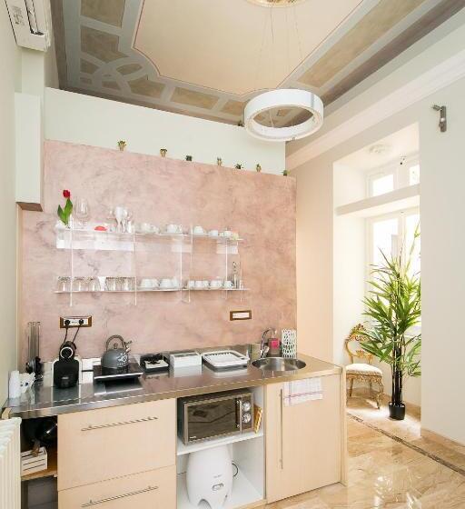 Appartamento 3 Camere da Letto, Nerva Accomodation Cavour