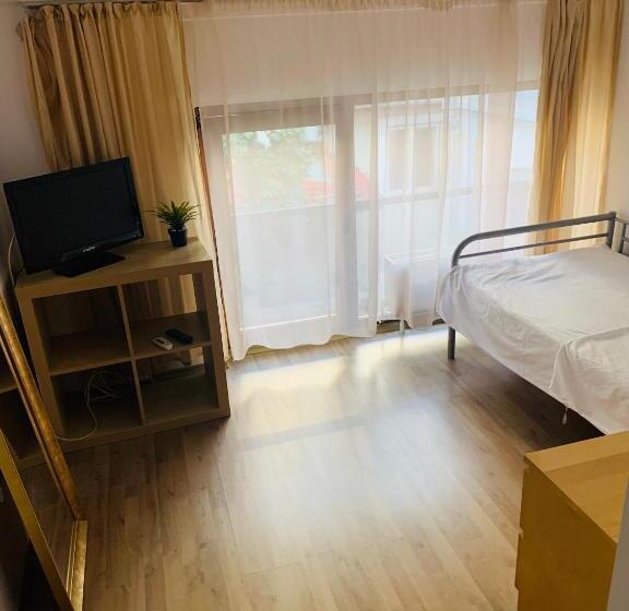 اتاق اکونومی یک تخته, Happy Accomodation