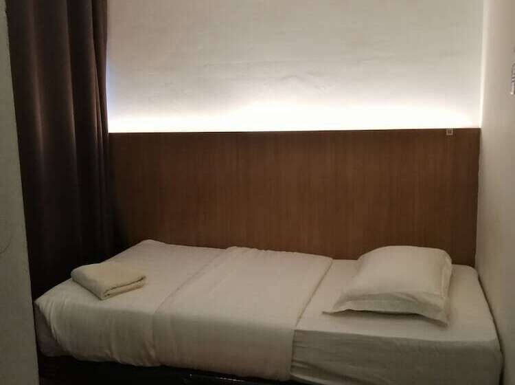 Quarto Estandar Individual, Place2stay Simpang Tiga