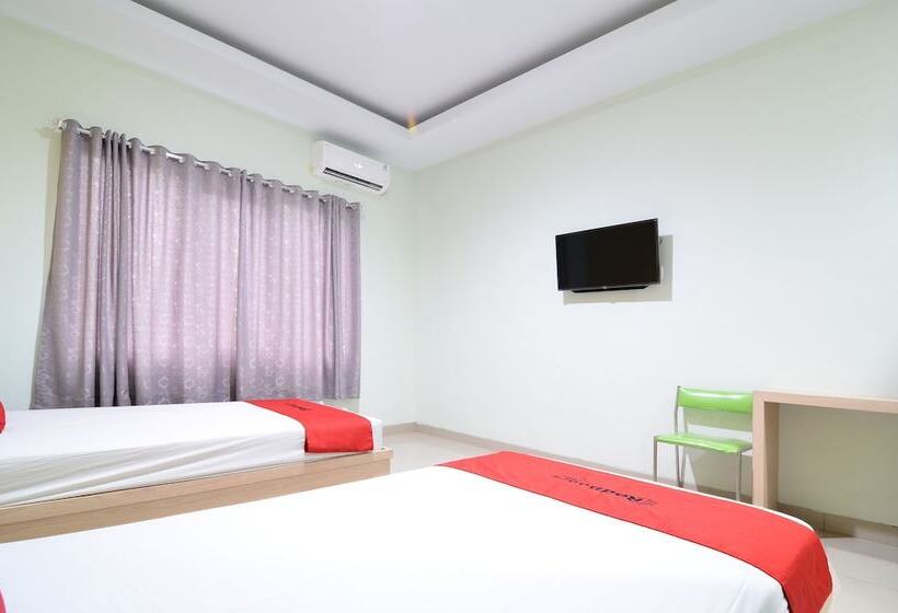 Номер Стандарт, Reddoorz Near Museum Keraton Surakarta