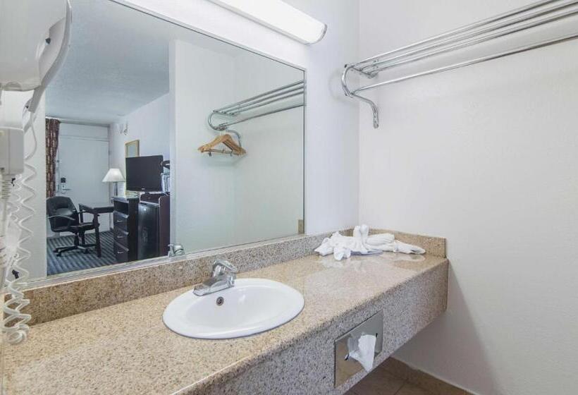 Номер Deluxe Кровать Кинг, Motel 6liberal, Ks