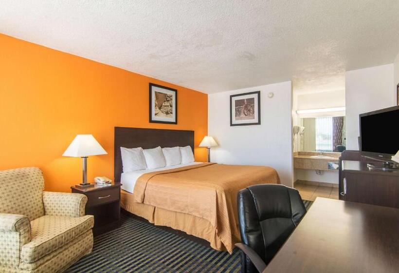 带大床的豪华间, Motel 6liberal, Ks