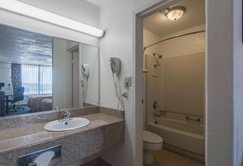 Четырехместный Номер Deluxe, Motel 6liberal, Ks