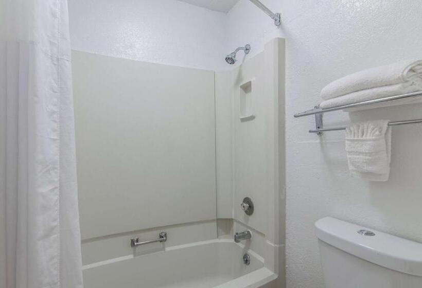 اتاق لوکس چهار تخته, Motel 6liberal, Ks