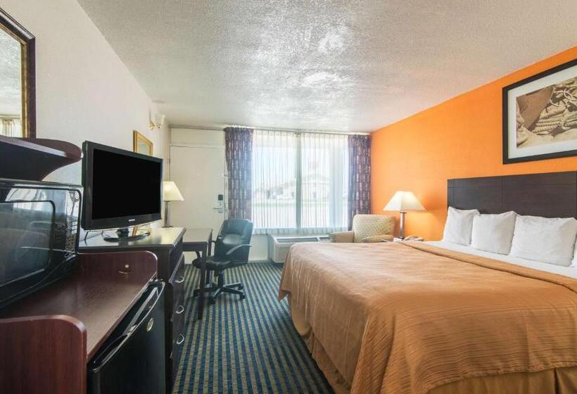 带大床的标准间, Motel 6liberal, Ks