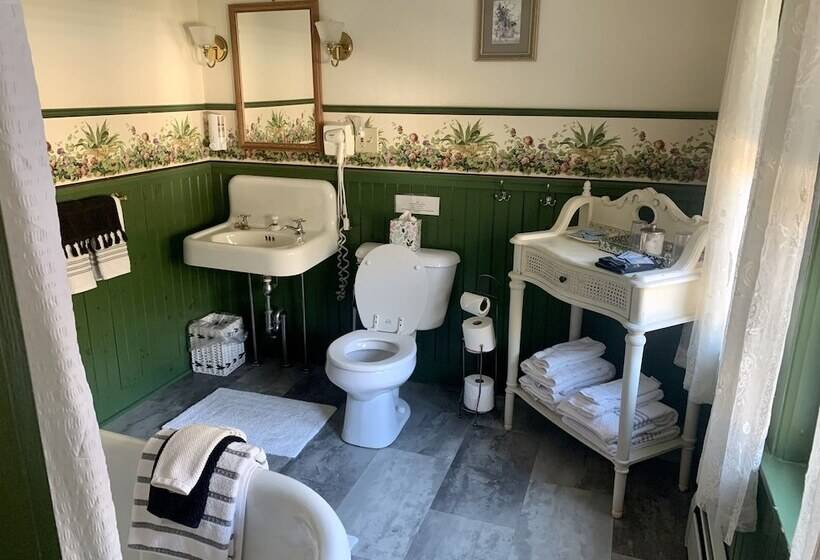 Четырехместный Номер Deluxe, Buttonwood Inn On Mount Surprise