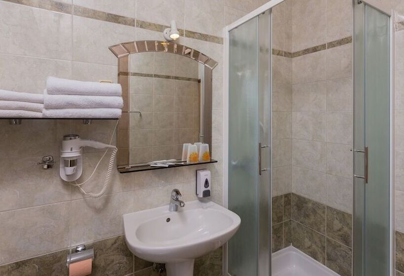 标准三人间, Rooms Pleška Zagreb Airport