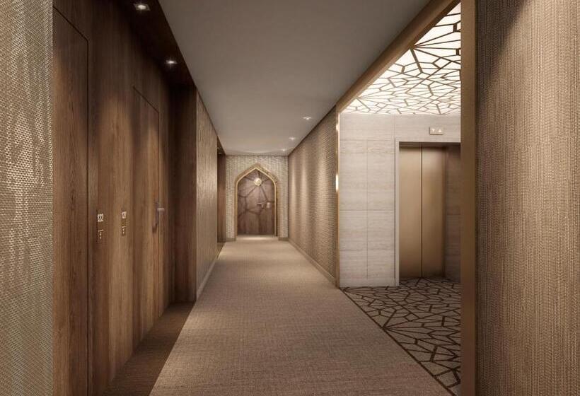 سوییت جونیور, Shaza Makkah