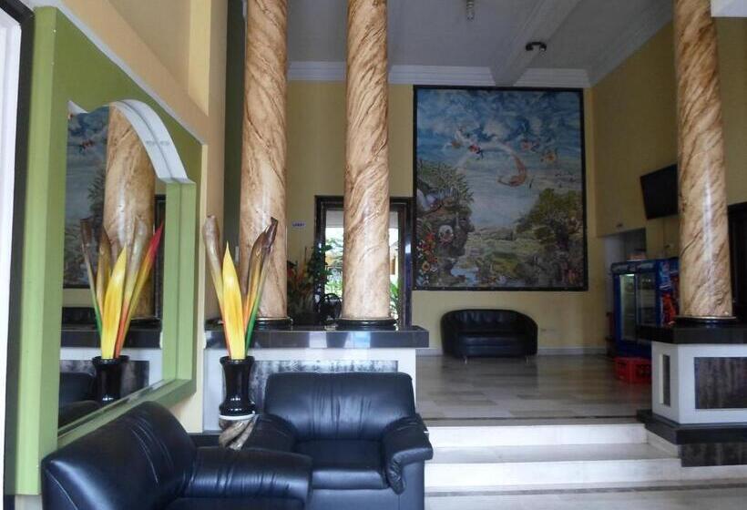 اتاق استاندارد سه نفره, Colonial Inn