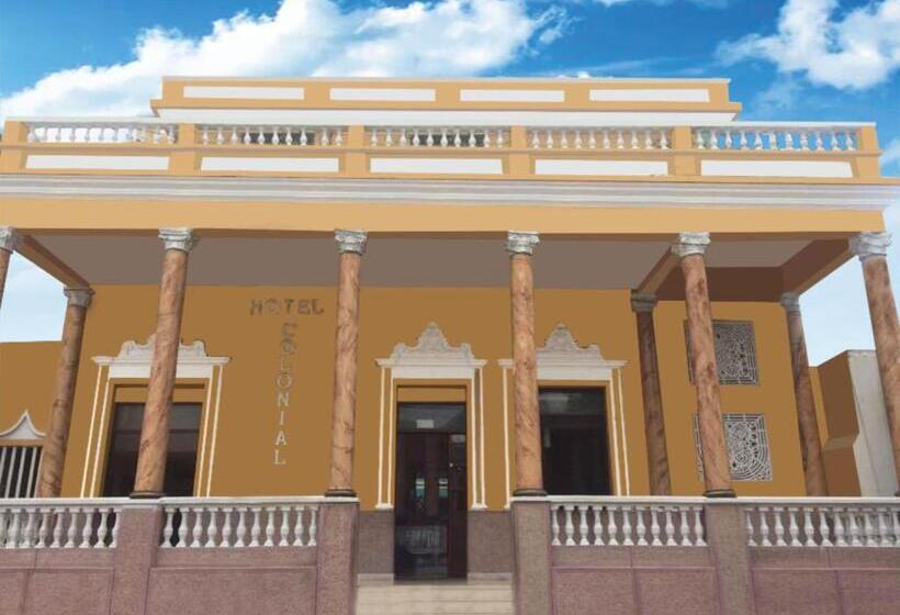اتاق استاندارد سه نفره, Colonial Inn