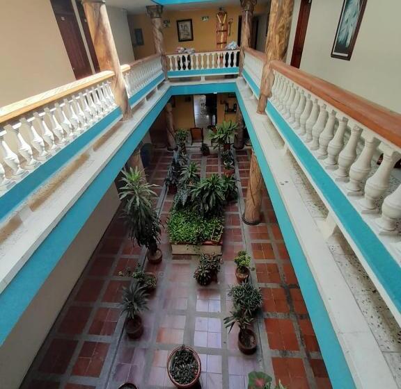 اتاق استاندارد, Colonial Inn