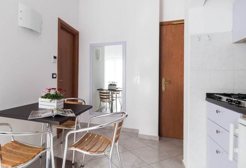 استودیوی استاندارد با چشم‌انداز دریا, Residence Il Poggio