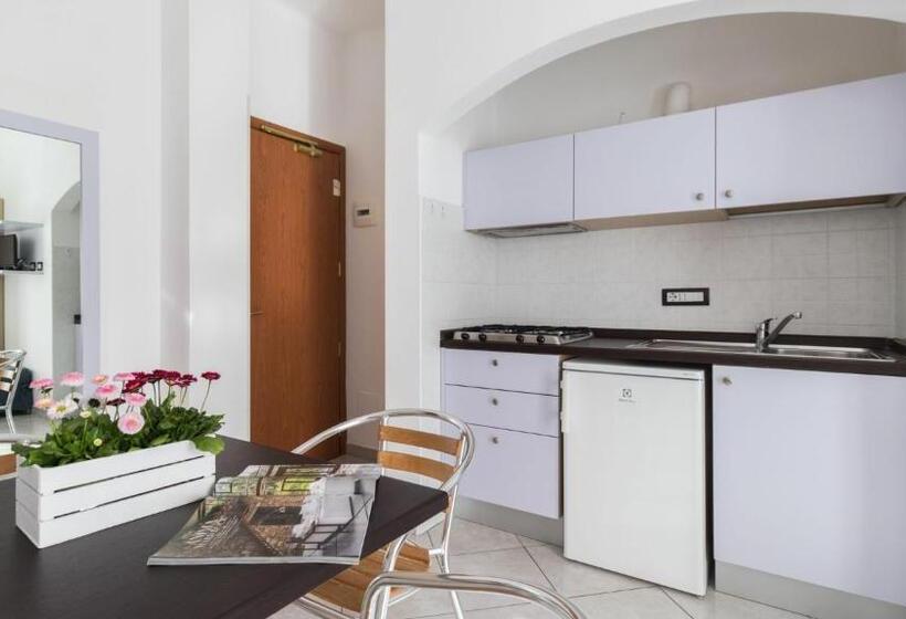 استودیوی استاندارد با چشم‌انداز دریا, Residence Il Poggio