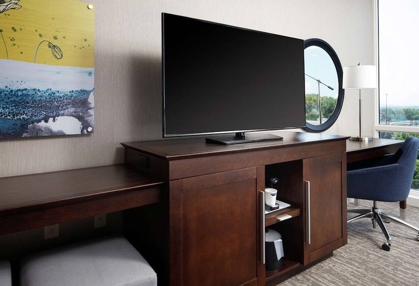 Номер Стандарт Кровать Кинг Адаптированный для Инвалидов, Hampton Inn & Suites Teaneck Glenpointe