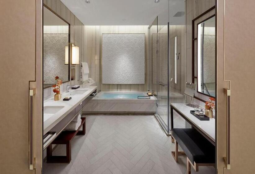 اتاق سوپریور با تخت بزرگ, Mandarin Oriental Wangfujing Beijing